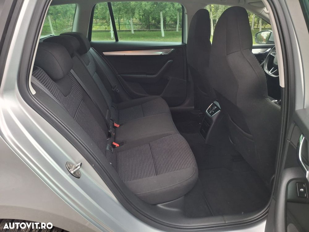 Skoda Octavia 2.0 TDI Premium Edition - 9