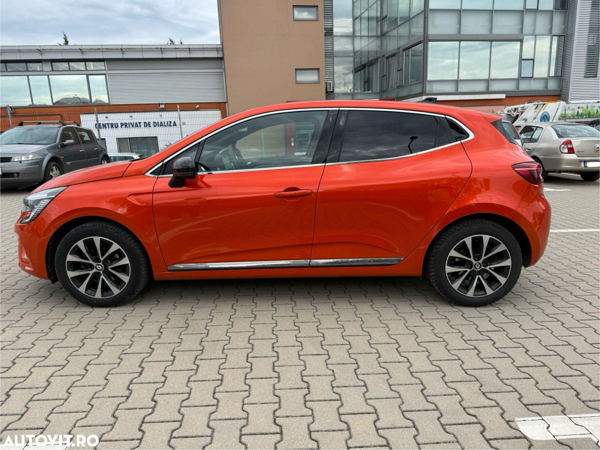 Renault Clio V TCe 90 CVT Techno - 8
