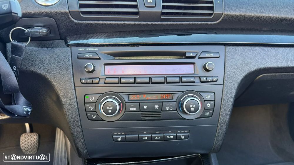 BMW 120 d Limited Edition Lifestyle c/ M Sport Pack - 26