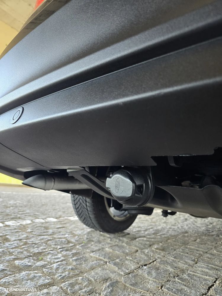 Ford Focus 1.0 EcoBoost S&S Champions Edition - 34