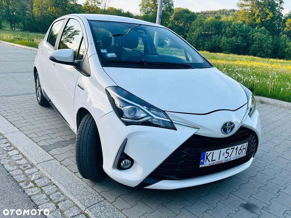 Toyota Yaris Hybrid 100 Premium EU6 - 6