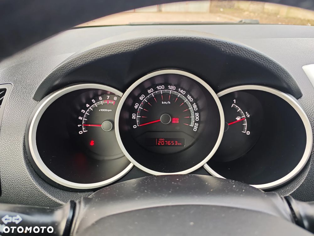 Kia Venga 1.6 L - 5