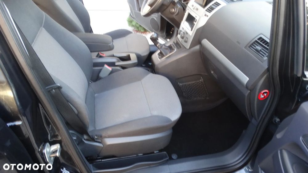 Opel Zafira - 15