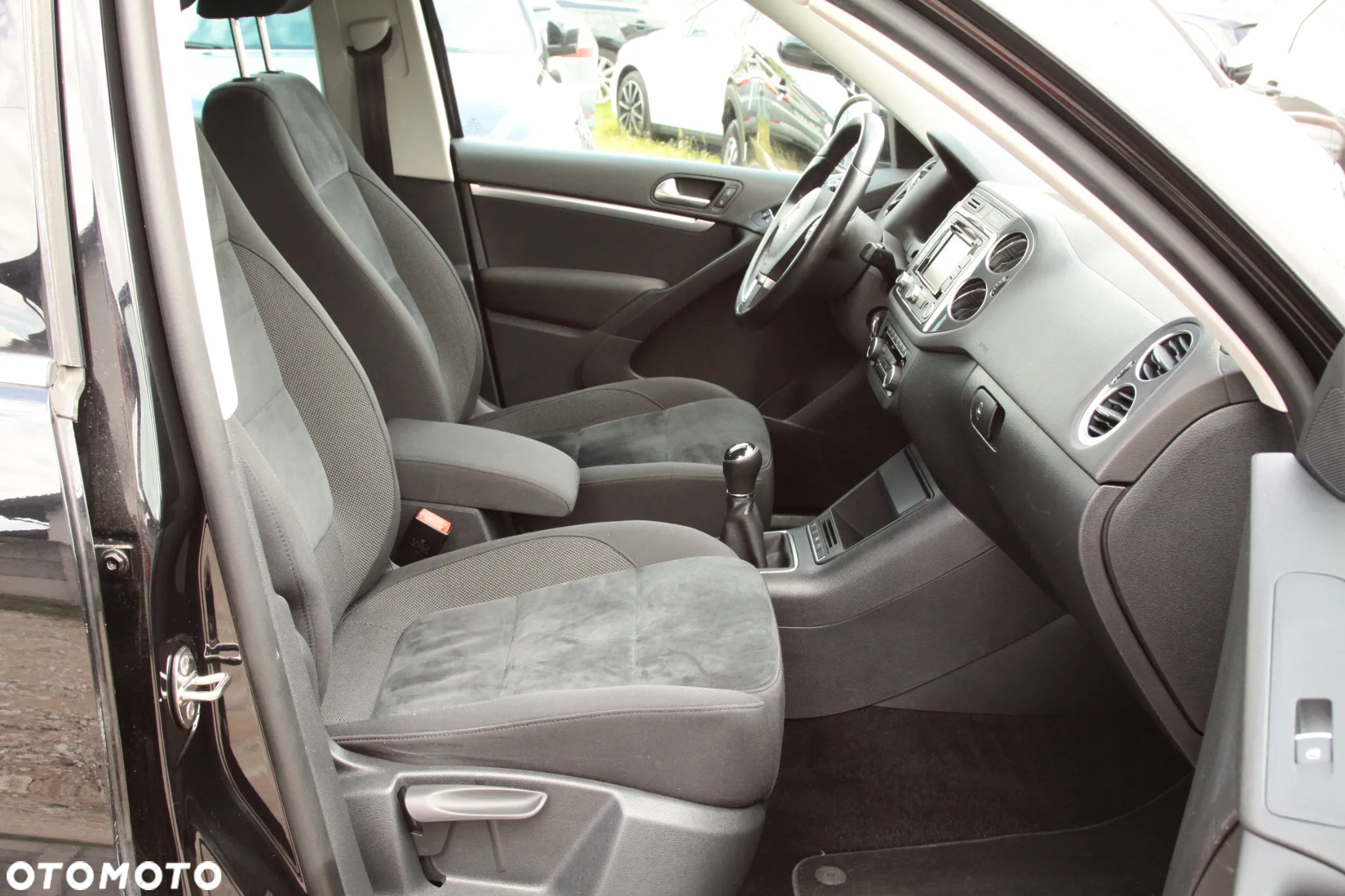 Volkswagen Tiguan 2.0 TDI DPF BlueMotion Technology Sport & Style - 17