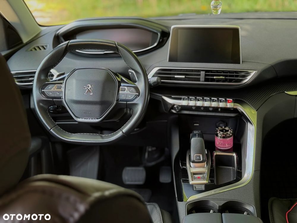 Peugeot 3008 1.2 PureTech GPF Active S&S EAT8 - 11