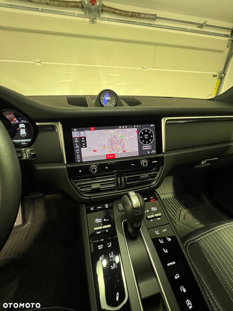 Porsche Macan T - 8