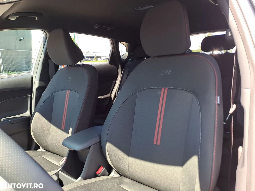 Hyundai KONA - 12