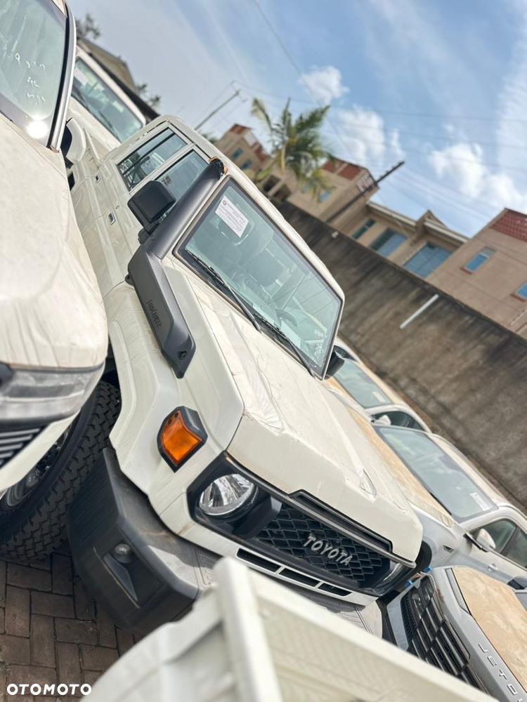 Toyota Land Cruiser - 19