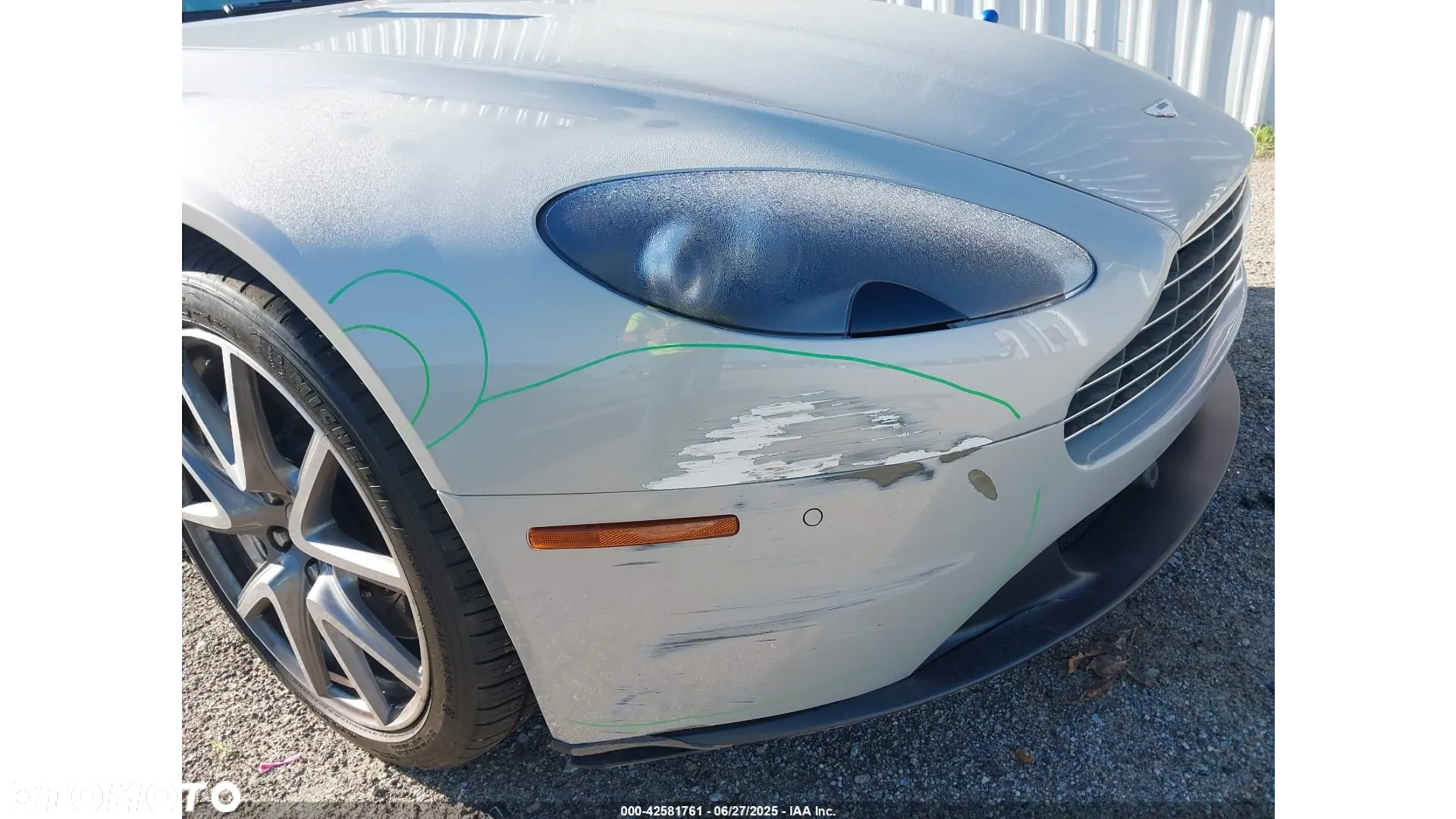 Aston Martin V8 Vantage - 4