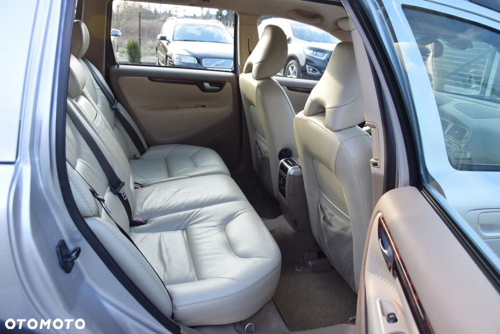 Volvo V70 2.5T AWD Summum - 21
