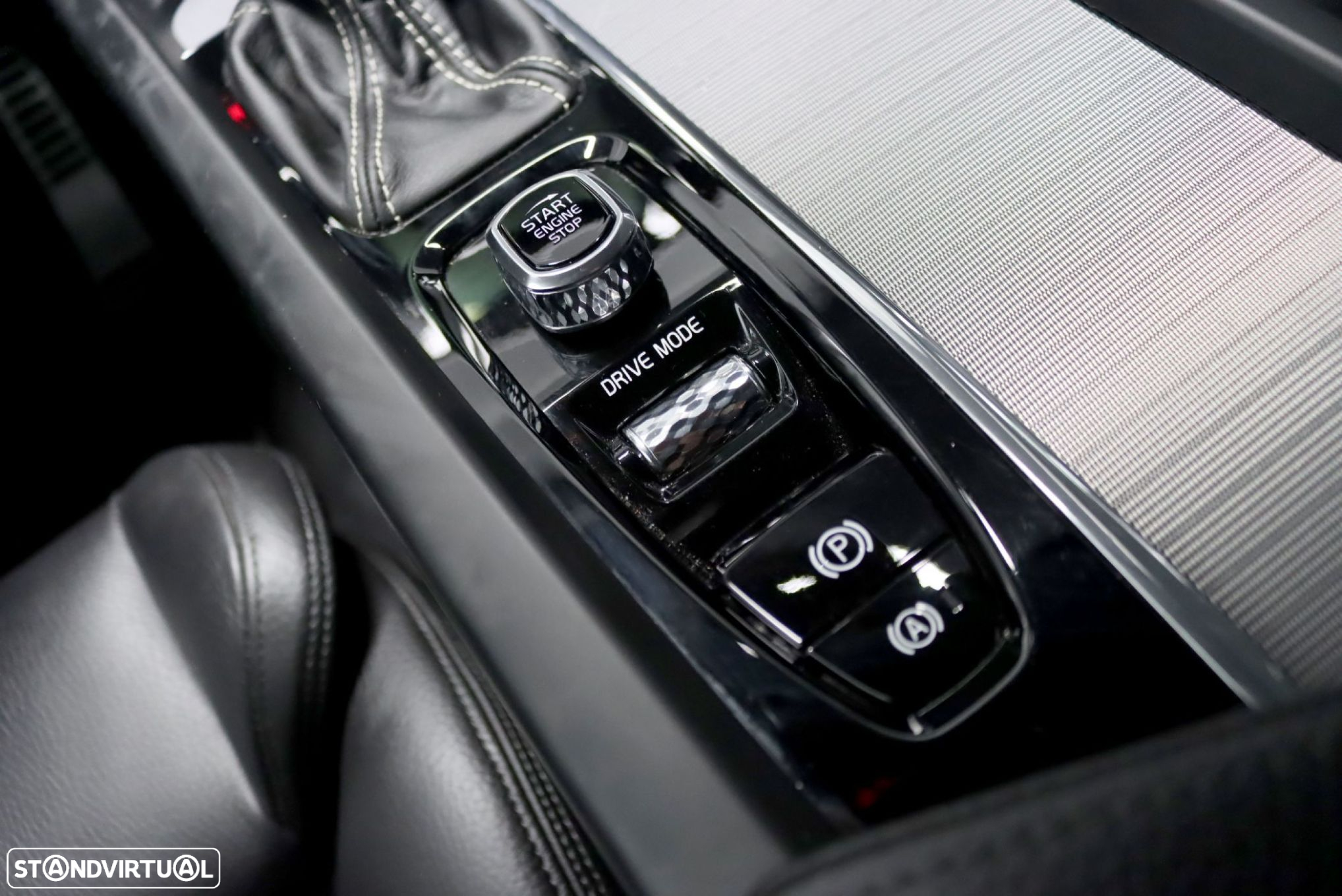 Volvo XC 60 2.0 D4 R-Design Geartronic - 17