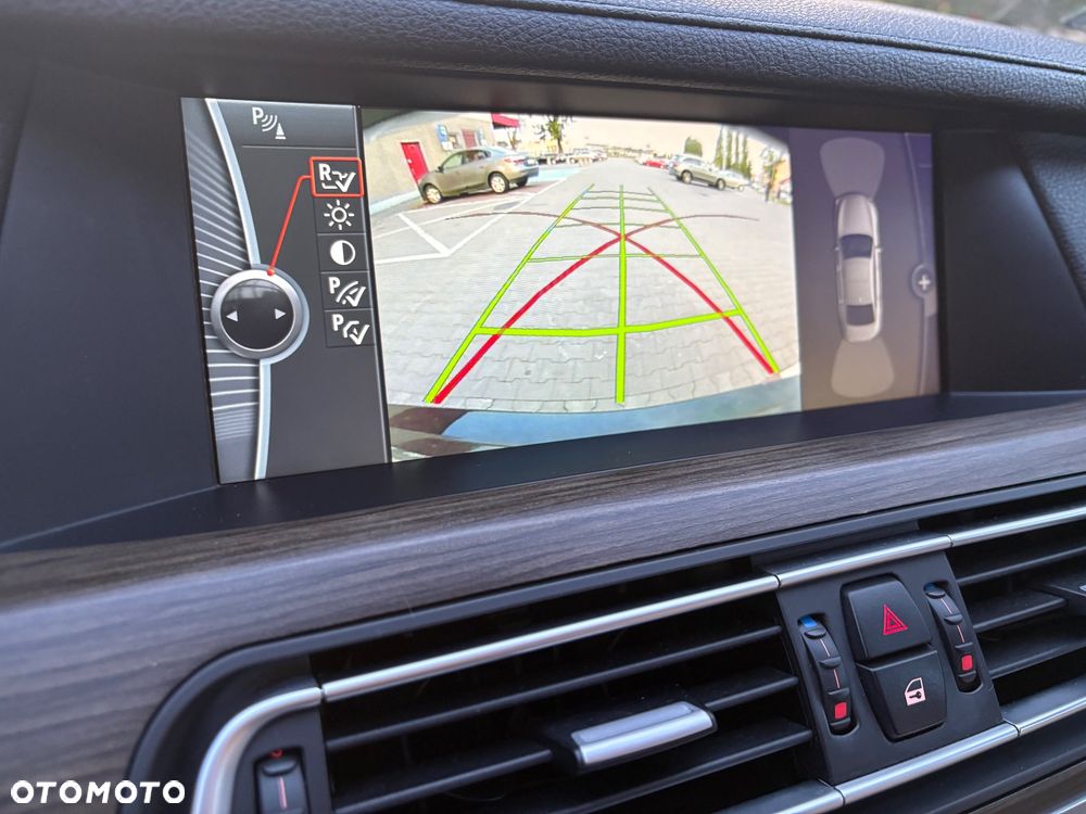 BMW Seria 7 740d - 31