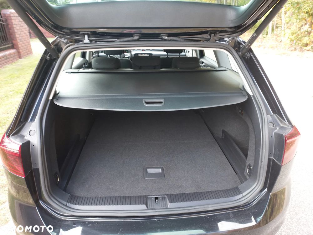 Volkswagen Passat Variant 2.0 TDI SCR DSG 4Motion Elegance - 15