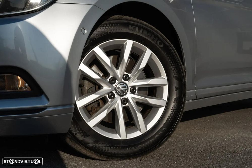 VW Passat Variant 1.6 TDI Confortline DSG - 35
