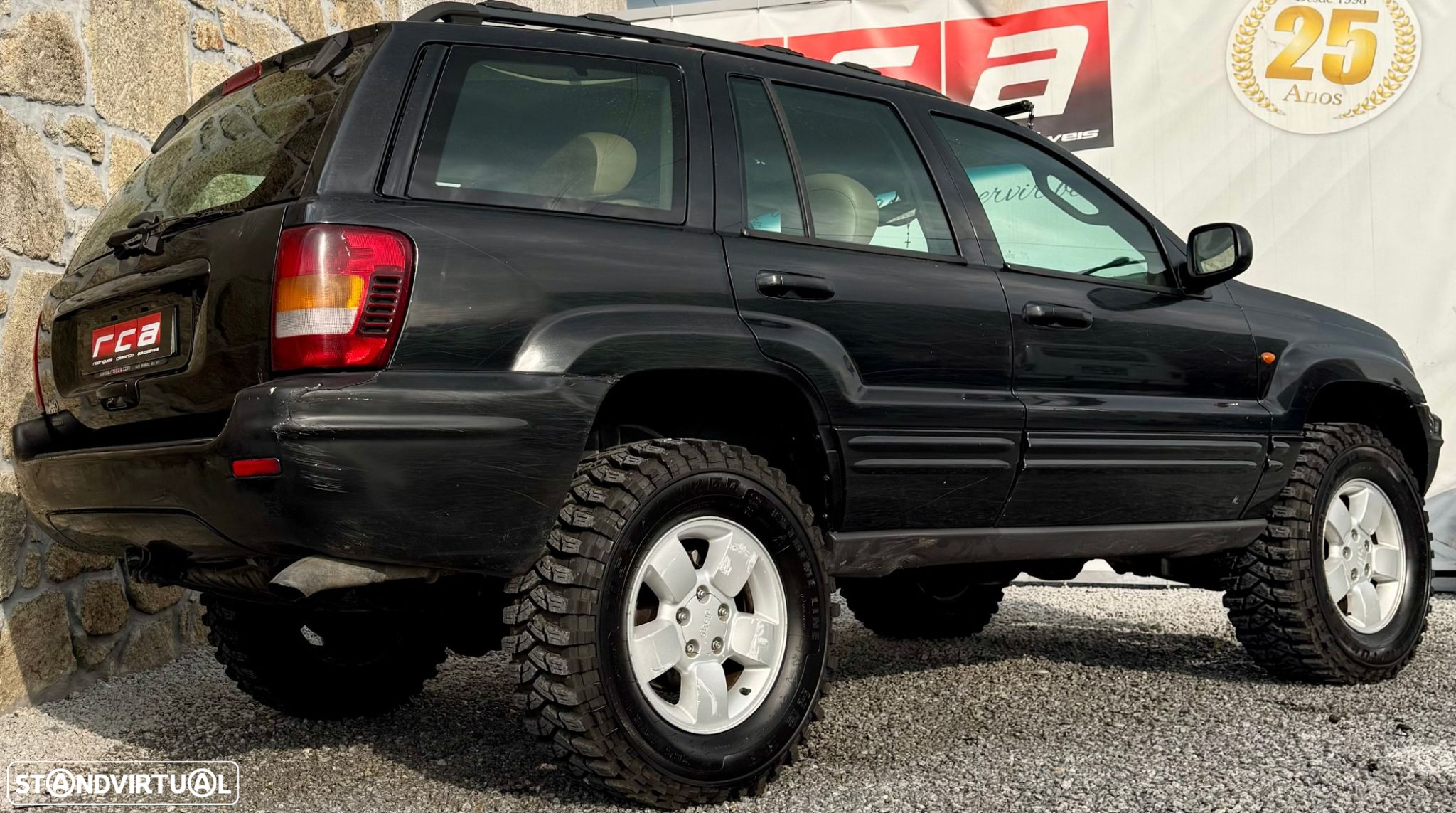 Jeep Grand Cherokee - 19