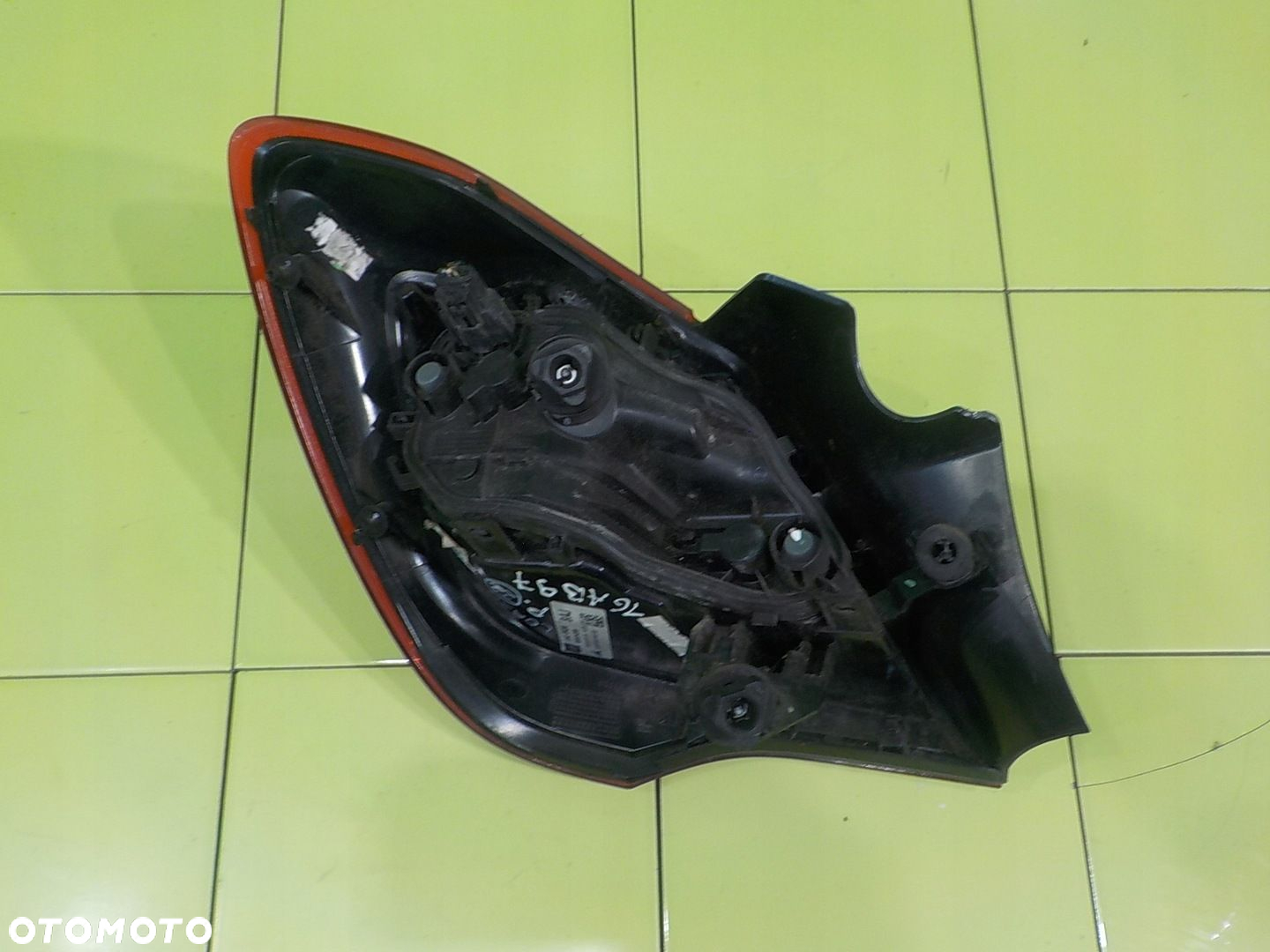 OPEL CORSA E 1.4 T 15r HB 3D lampa prawa tyl 13428456 - 4