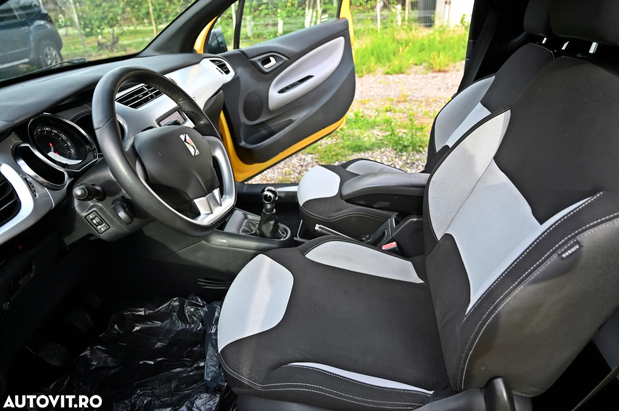 Citroën DS3 VTi 95 Chic - 8