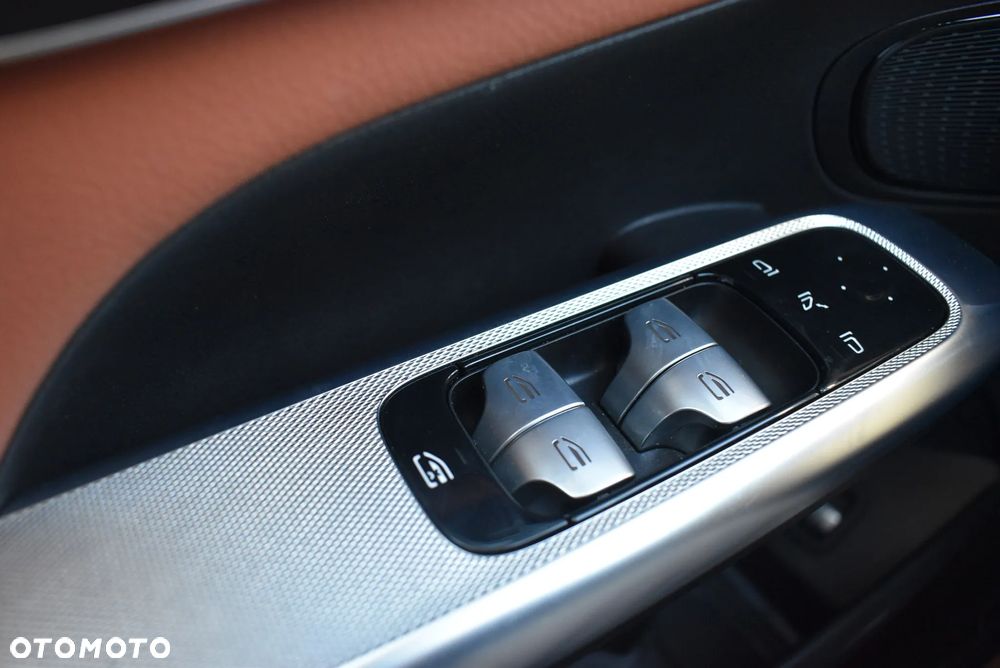 Mercedes-Benz GLC 300 de PHEV 4-Matic Avantgarde - 25