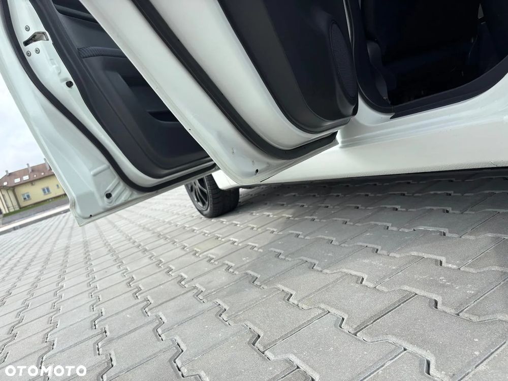 Suzuki Swift 1.3 Limited 25 - 35