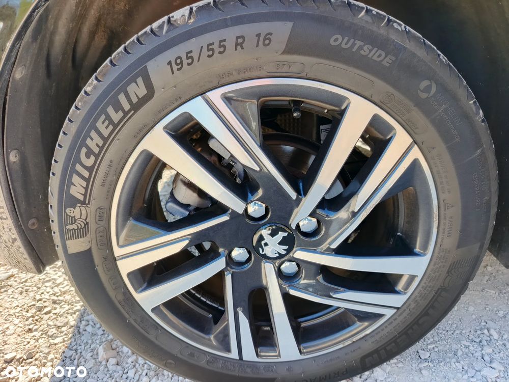 Peugeot 208 1.2 PureTech Allure S&S - 16
