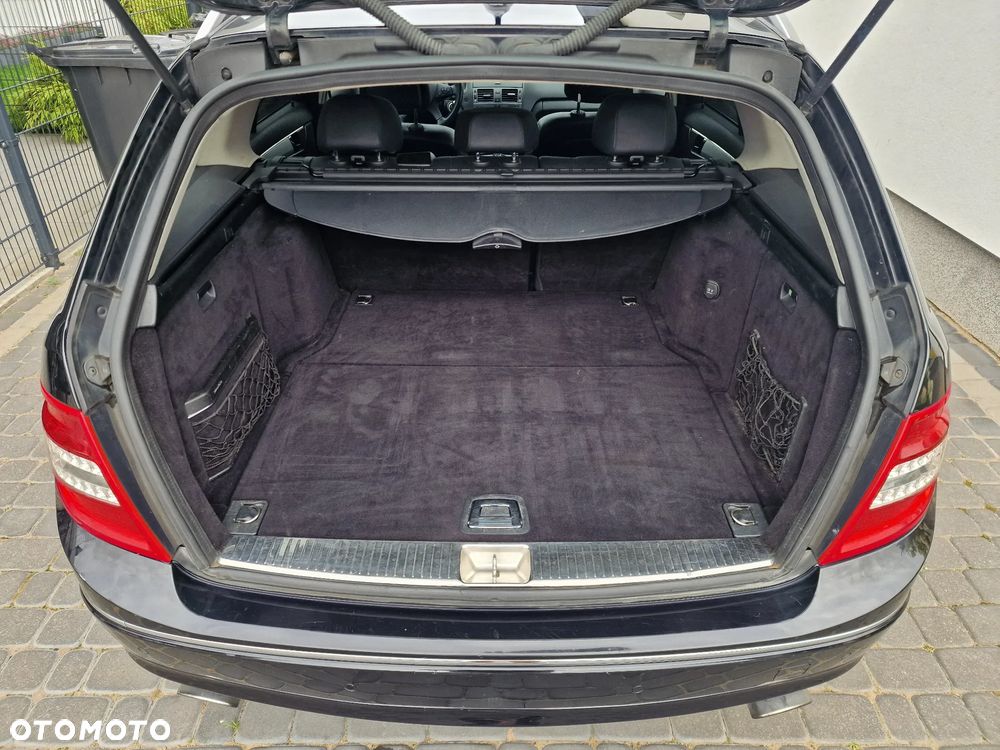 Mercedes-Benz Klasa C 320 CDI Avantgarde 4-Matic - 13
