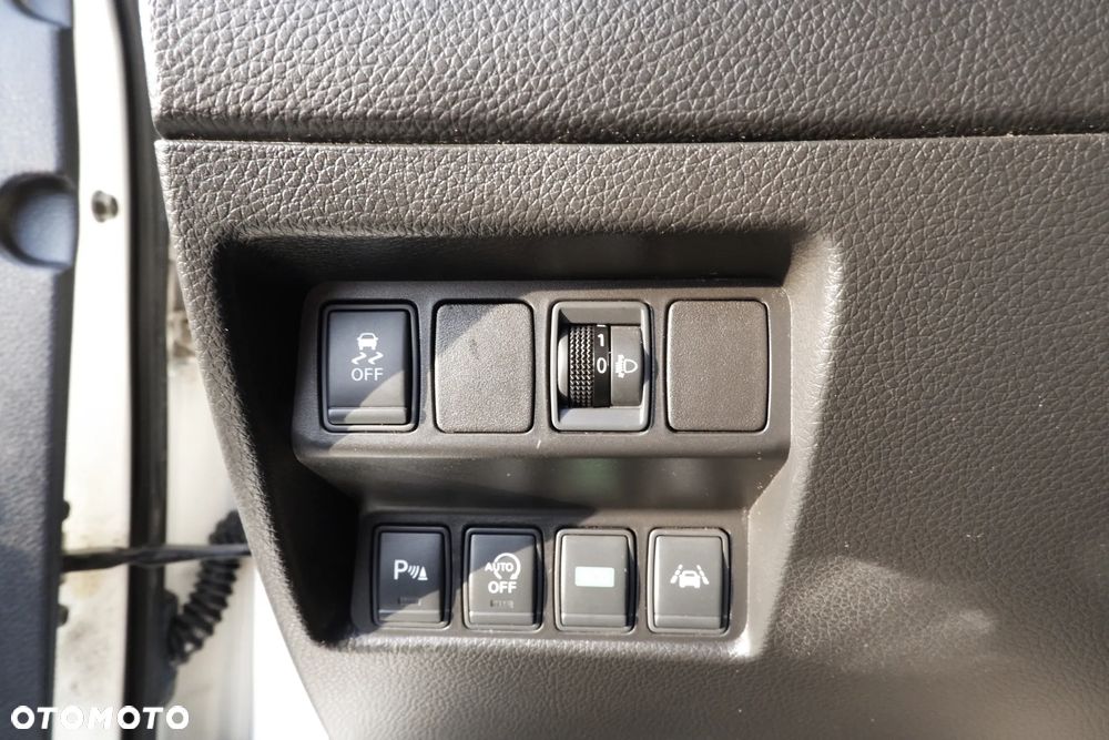 Nissan Qashqai 1.6 DCi Xtronic N-Connecta - 16