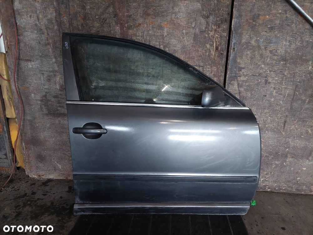 DRZWI KOMPLETNE PRAWY PRZÓD SKODA SUPERB I 9152 - 1