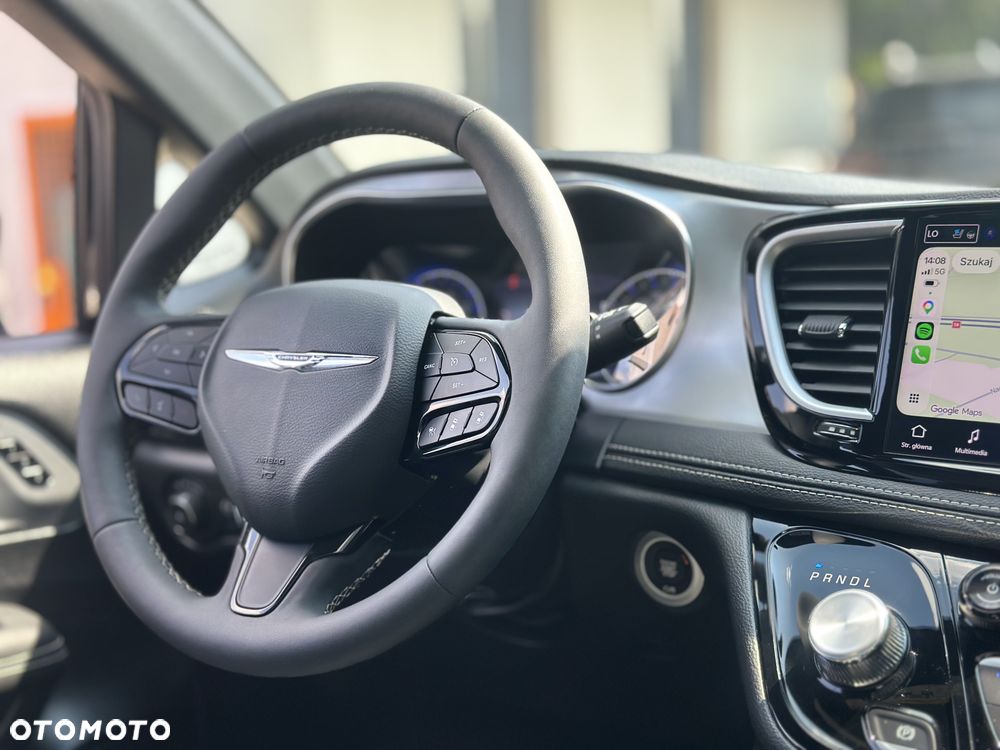 Chrysler Pacifica - 22