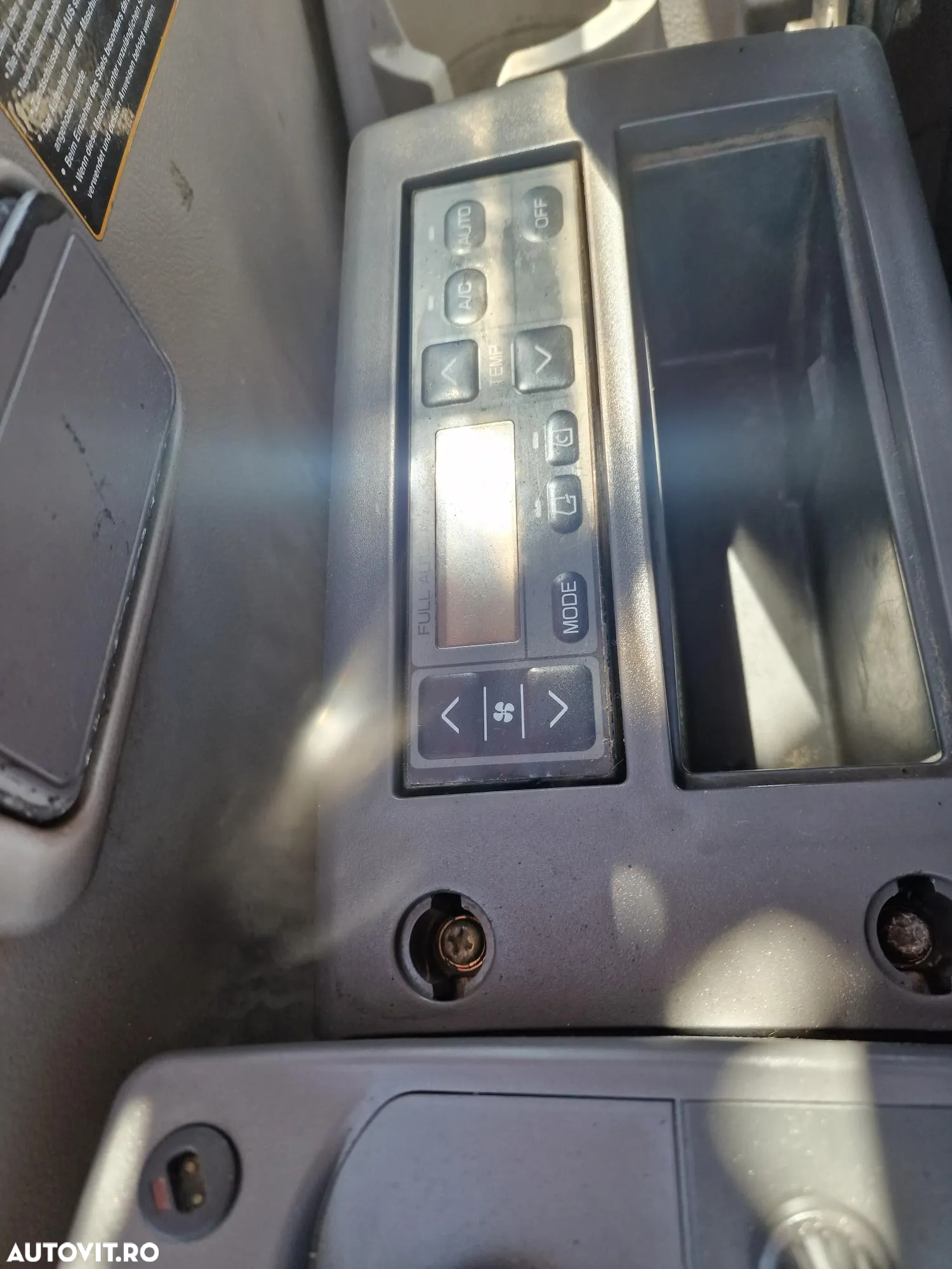 Hitachi PE ROTI, 16,5tone, 3 BRATE, 7.432h, CALE si lama nivelare, Inst picon, a doua instalatie hidr pe brate, AC, camera spate, cupa 1,2m, Ad sapare 6m, ridica  7t la 9m, hidraulica HITACHI, promotie 69.900 EUR+Tva-Posibilitate inchiriere. - 6