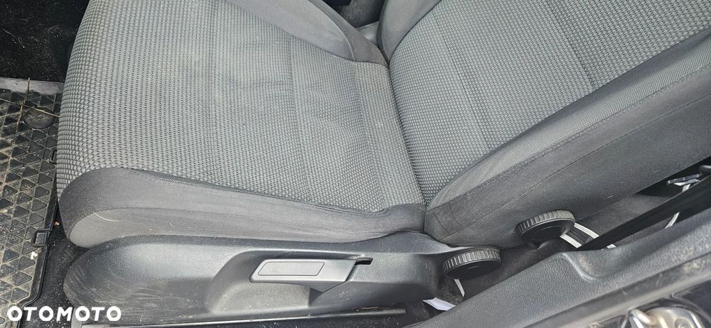 Fotel kierowcy pasażera grzany kanapa VW Golf 6 VI kombi 2010r - 2