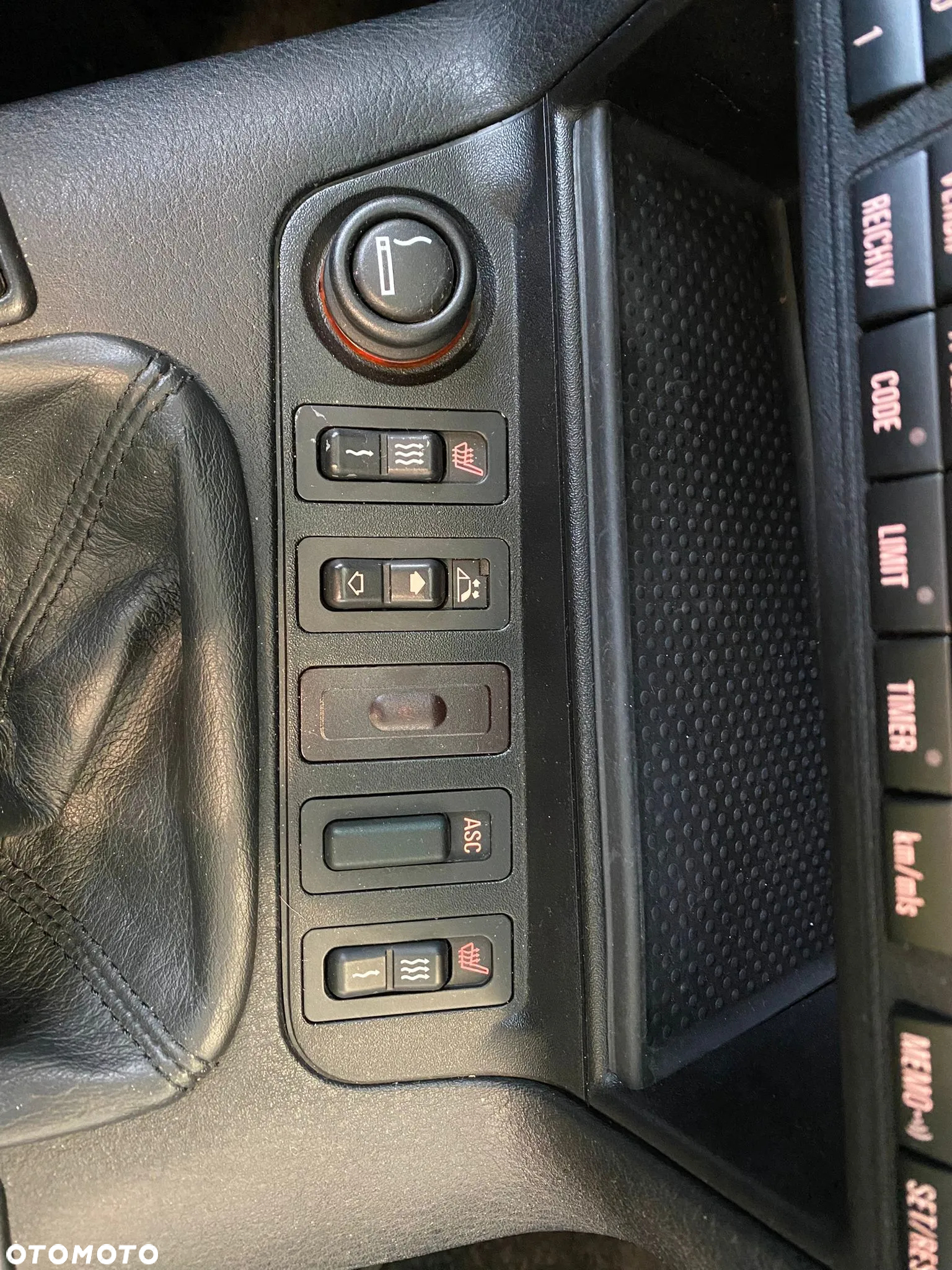 BMW Seria 3 318i Cabriolet - 31