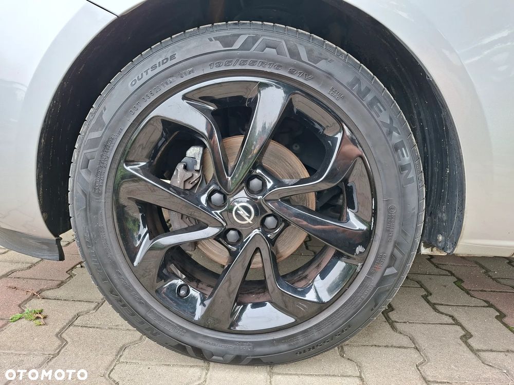 Opel Corsa 1.2 Color Edition - 9