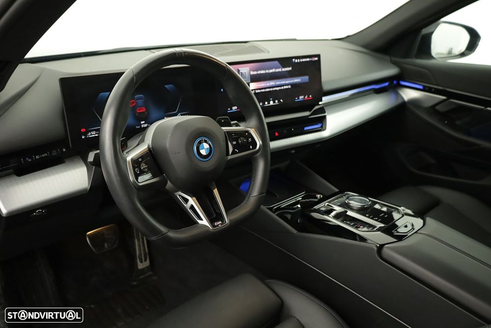 BMW 530 e Pack Desportivo M - 8