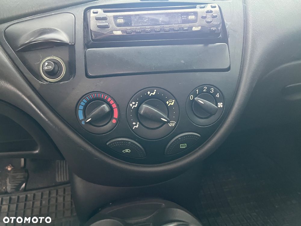 Ford Focus 1.6 Trend - 22