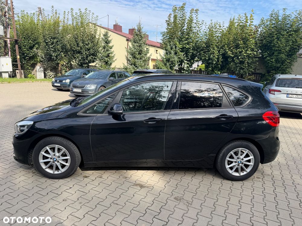 BMW Seria 2 218d - 8