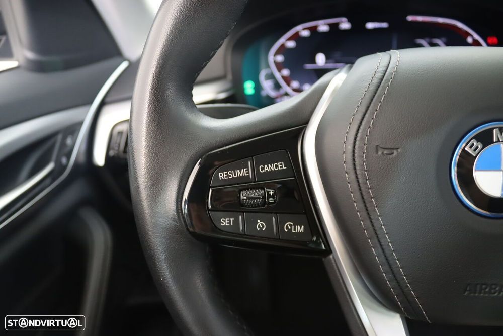 BMW 530 e Line Luxury - 17