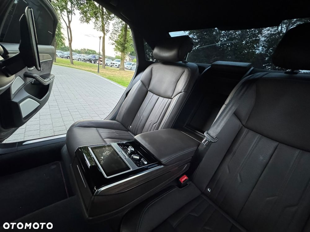 Audi A8 L 55 TFSI quattro tiptronic - 16