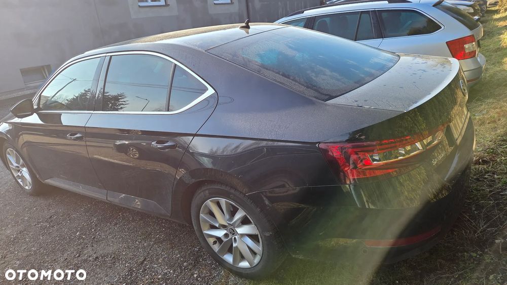 Skoda Superb 2.0 TDI 4x4 Style DSG - 4