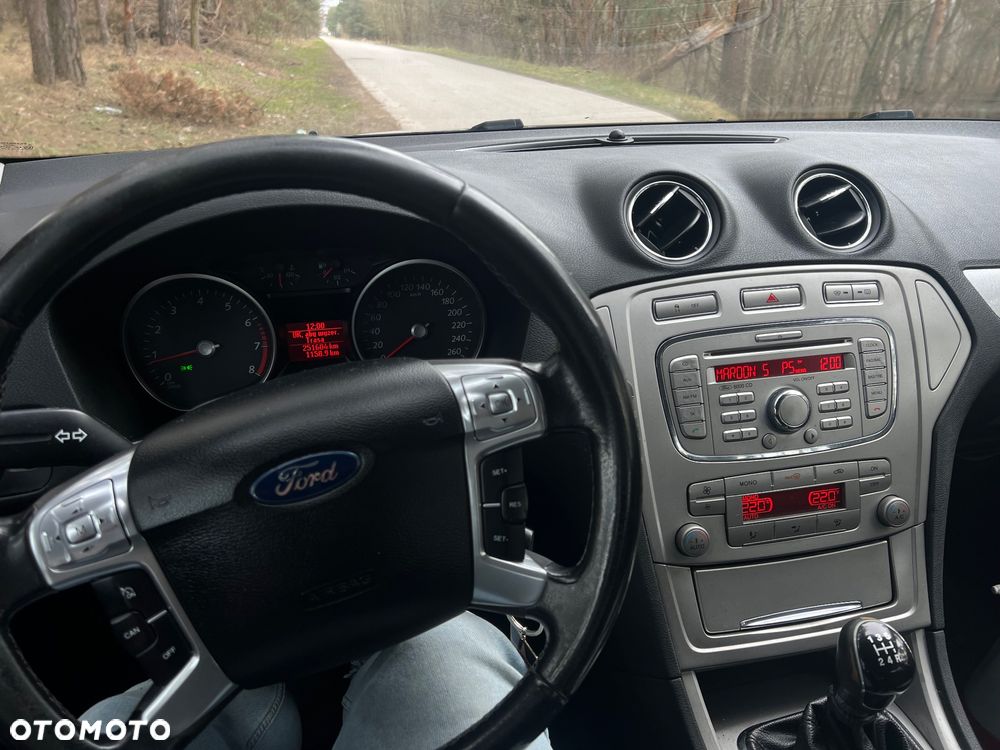 Ford Mondeo - 10