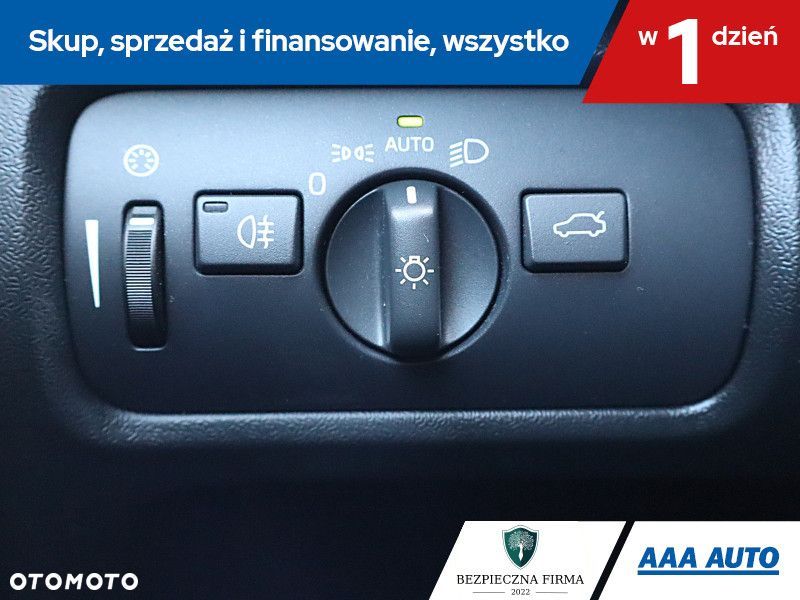 Volvo V40 - 18