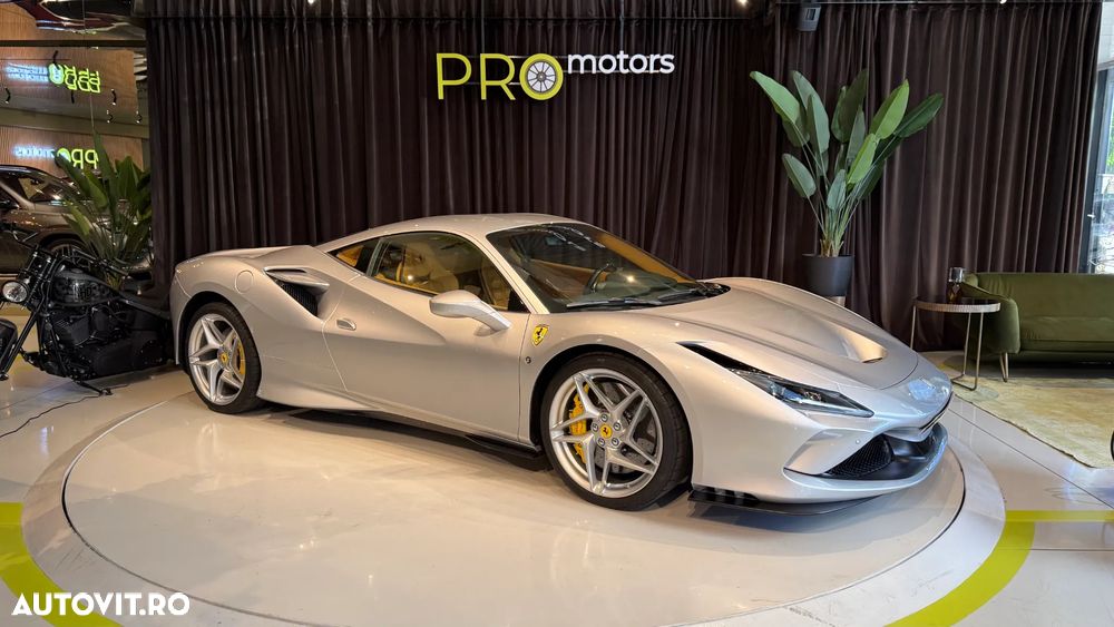 Ferrari F8 - 3
