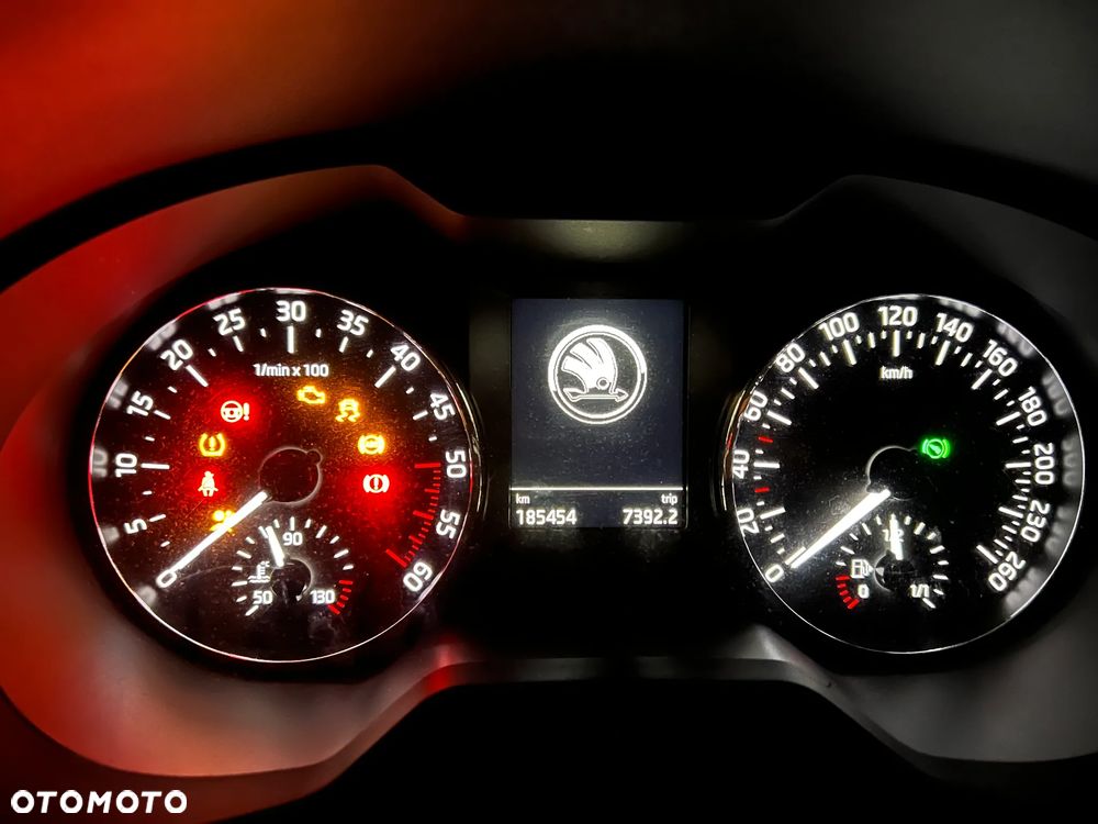 Skoda Octavia 1.6 TDI Ambition DSG - 9