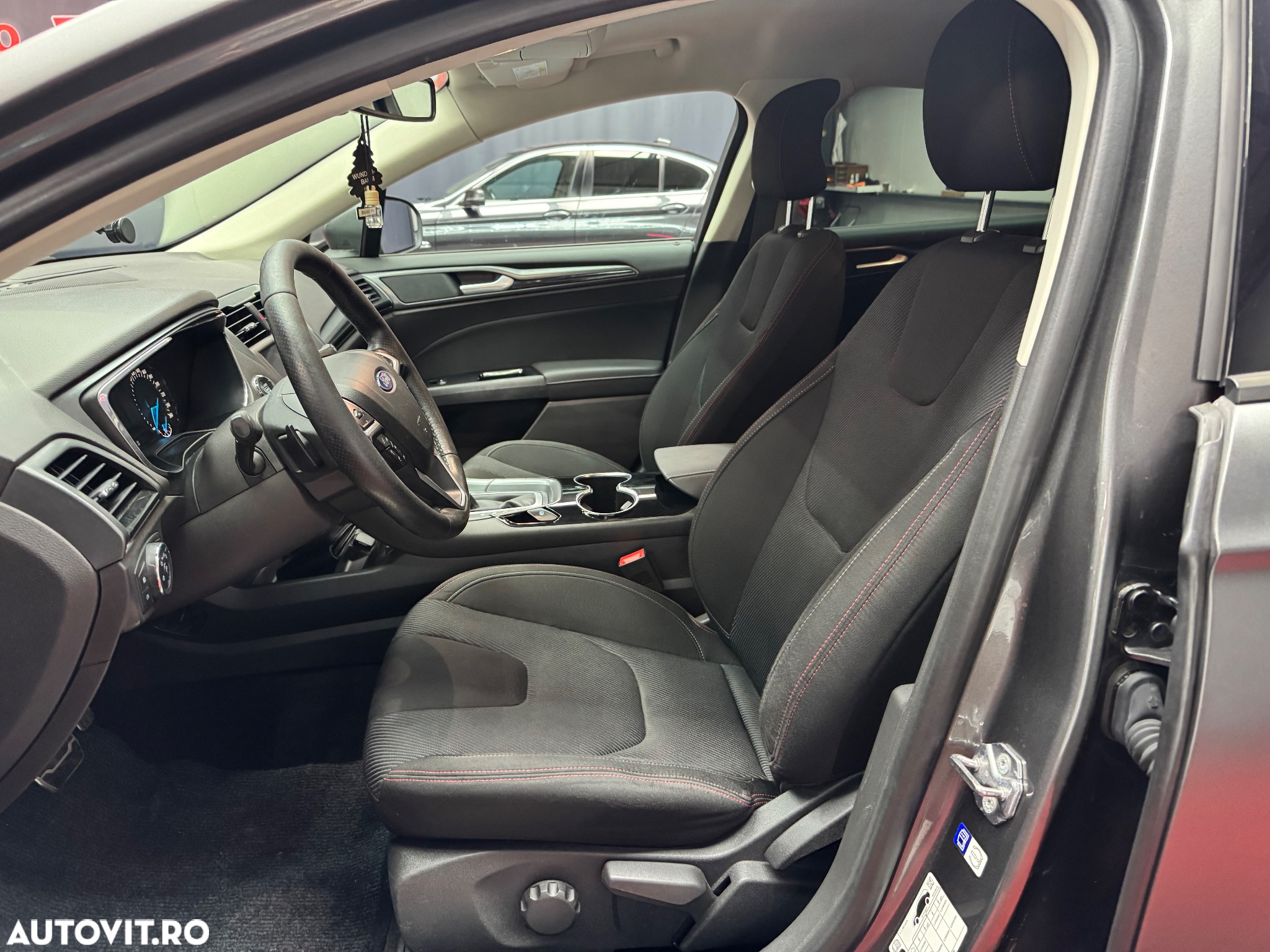 Ford Mondeo - 8
