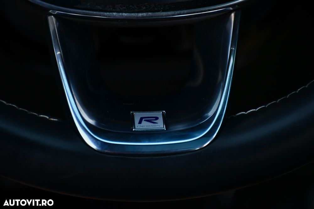 Volvo XC 40 D4 AWD Geartronic R-Design - 23