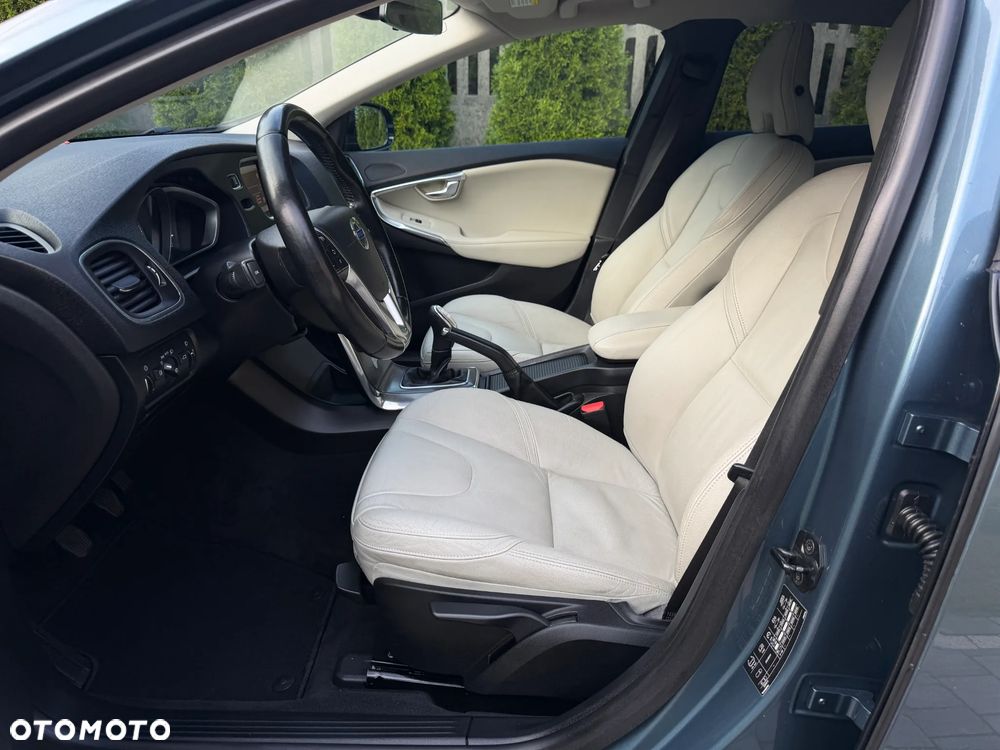 Volvo V40 D2 Momentum - 17