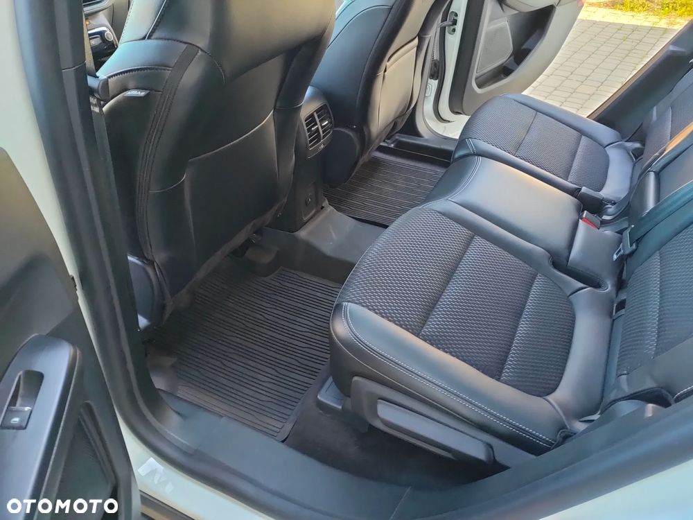 Ford Kuga - 22