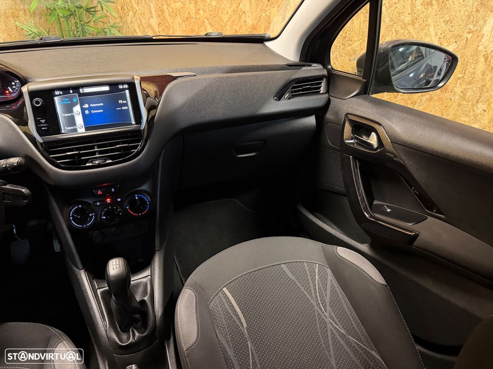 Peugeot 208 82 PureTech Style - 15