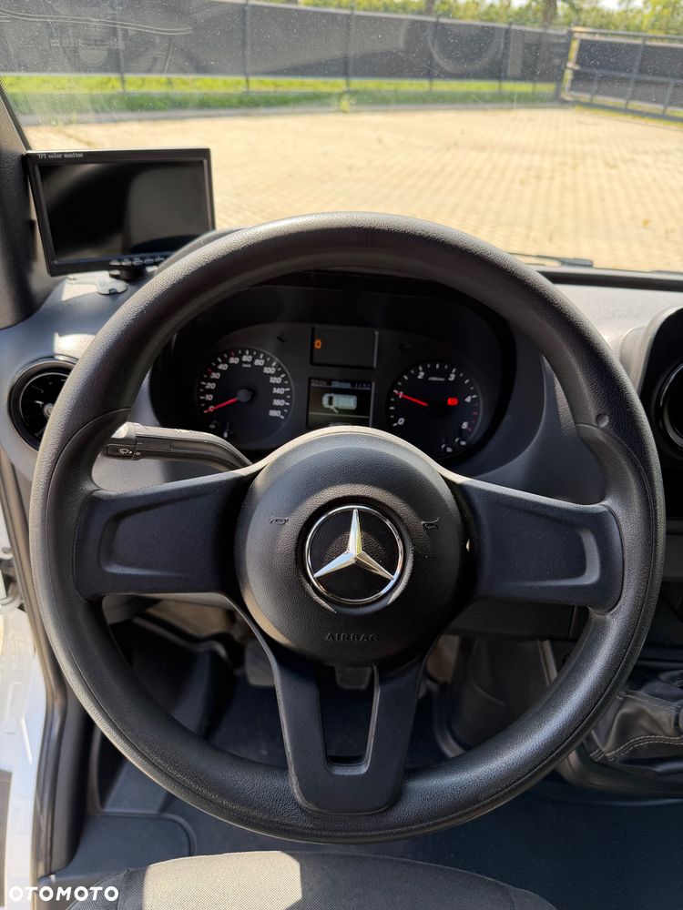 Mercedes-Benz Sprinter - 17