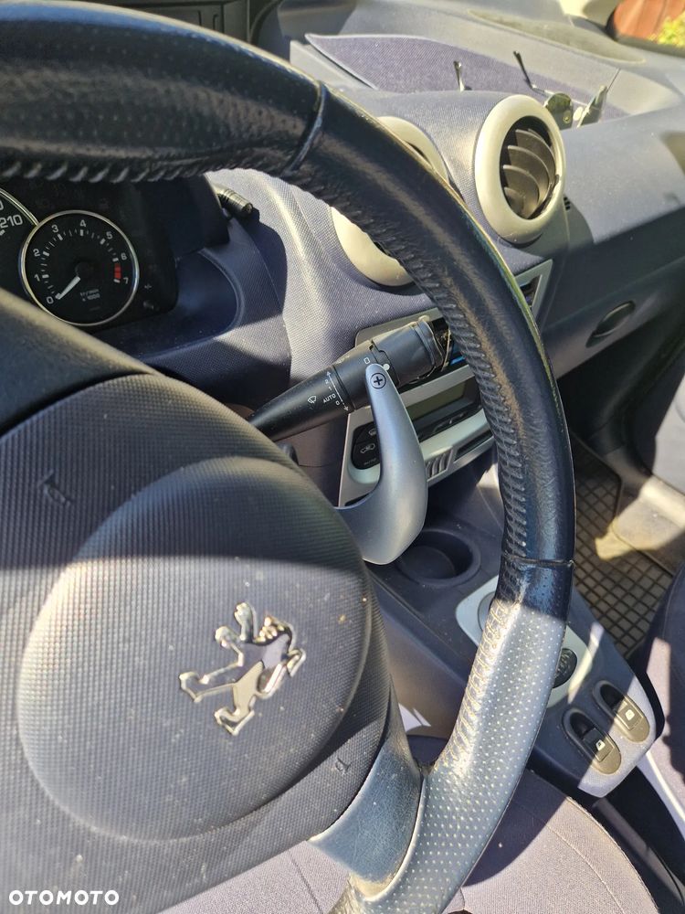 Peugeot 1007 - 8