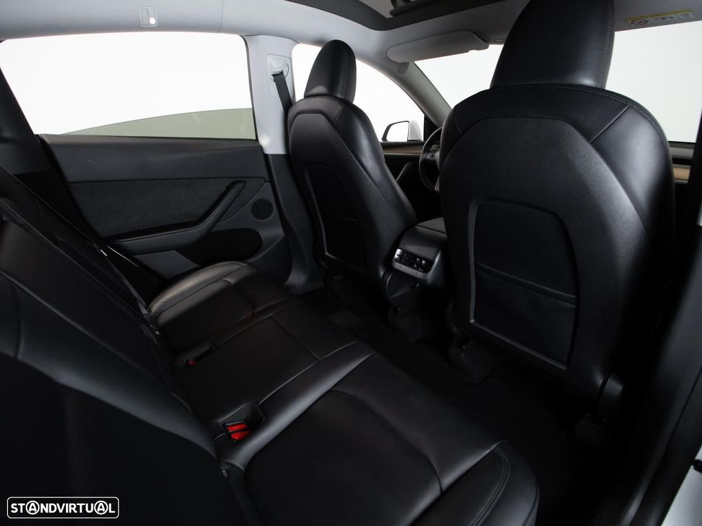 Tesla Model Y Performance Dual Motor AWD - 11